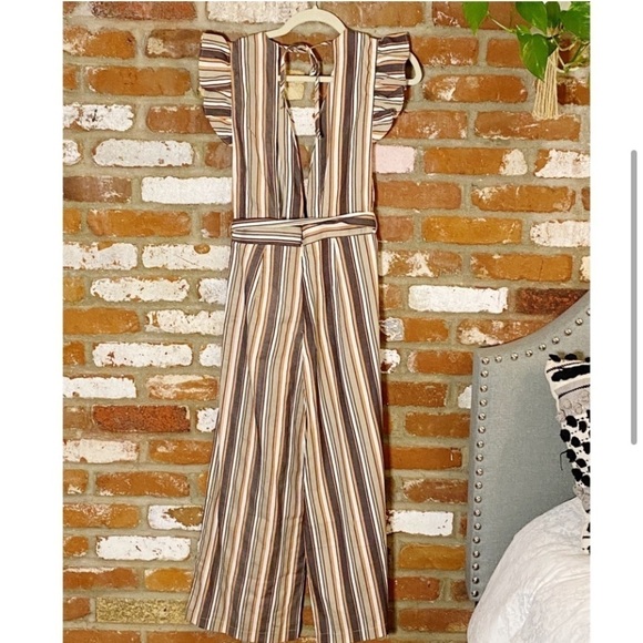 New Storia Multi Striped Crop Cut Out Back Ruffle Jumpsuit Size Small New - Picture 5 of 10